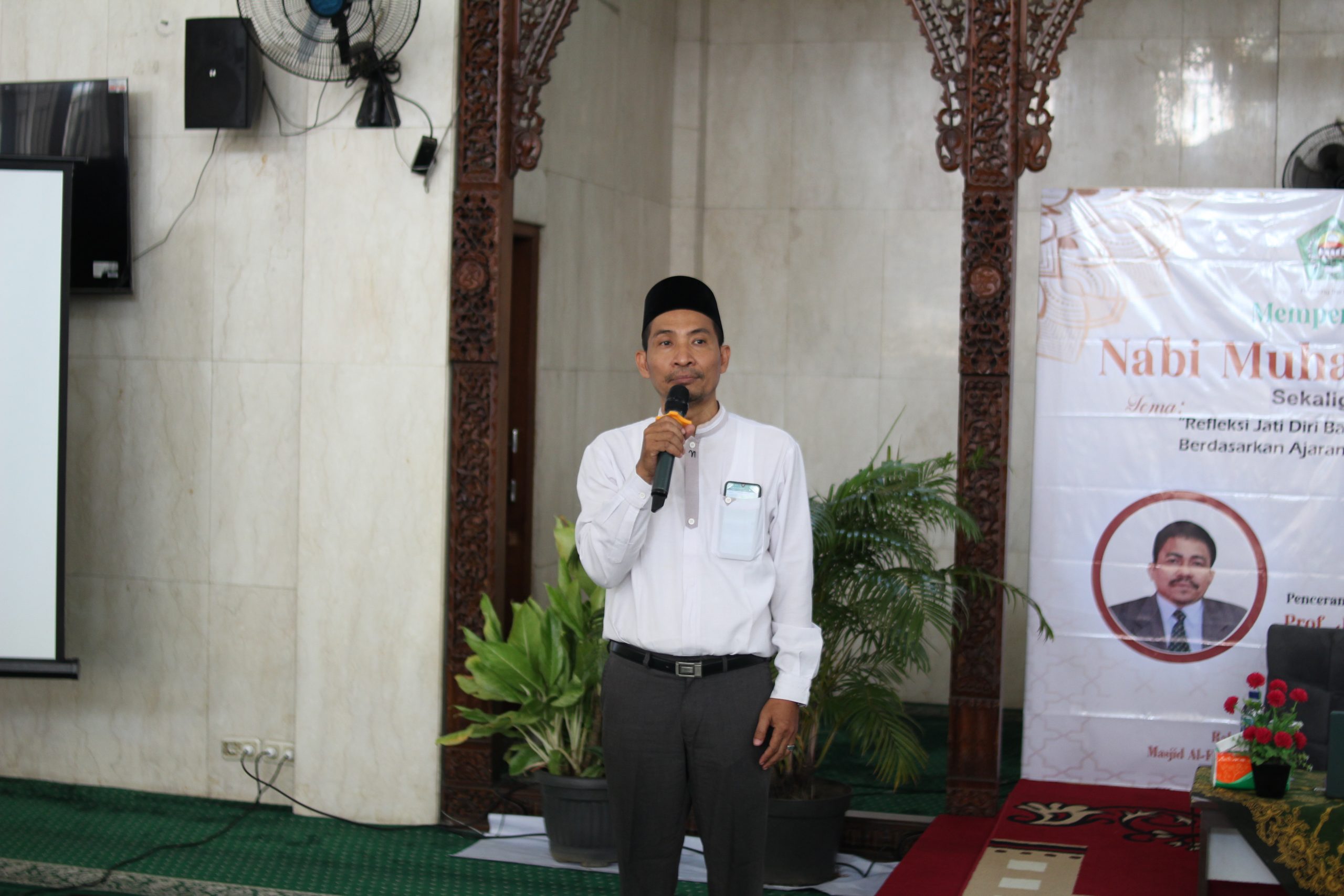 IMG_6147 Ketua PHBI Maulid H. Sugeng,, ST., MT.