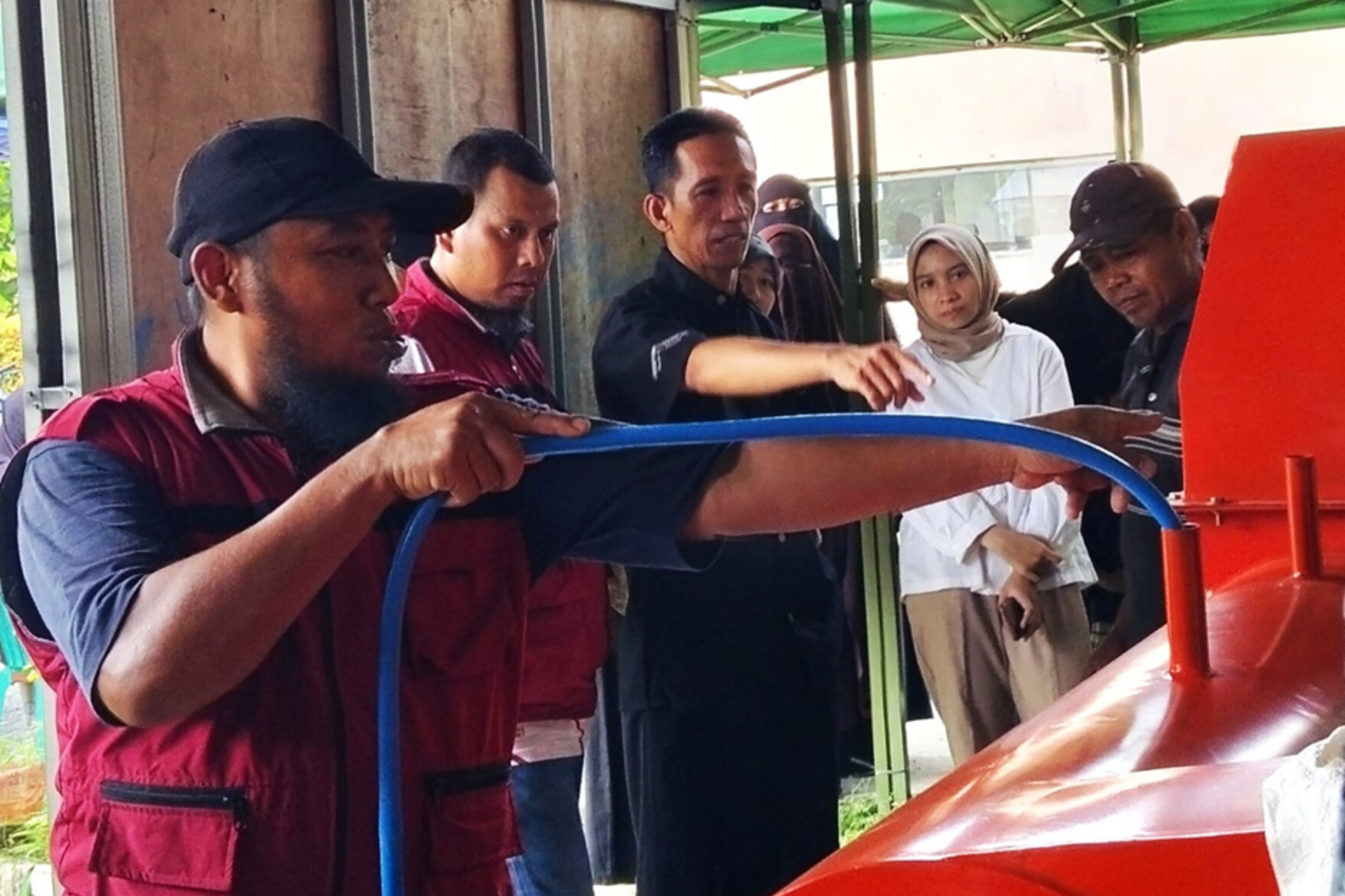fakultas teknik ciptakan inovasi mesin pemilah sampah kertamukti 2025 universitas kampus bekasi unisma islam 45 (10)