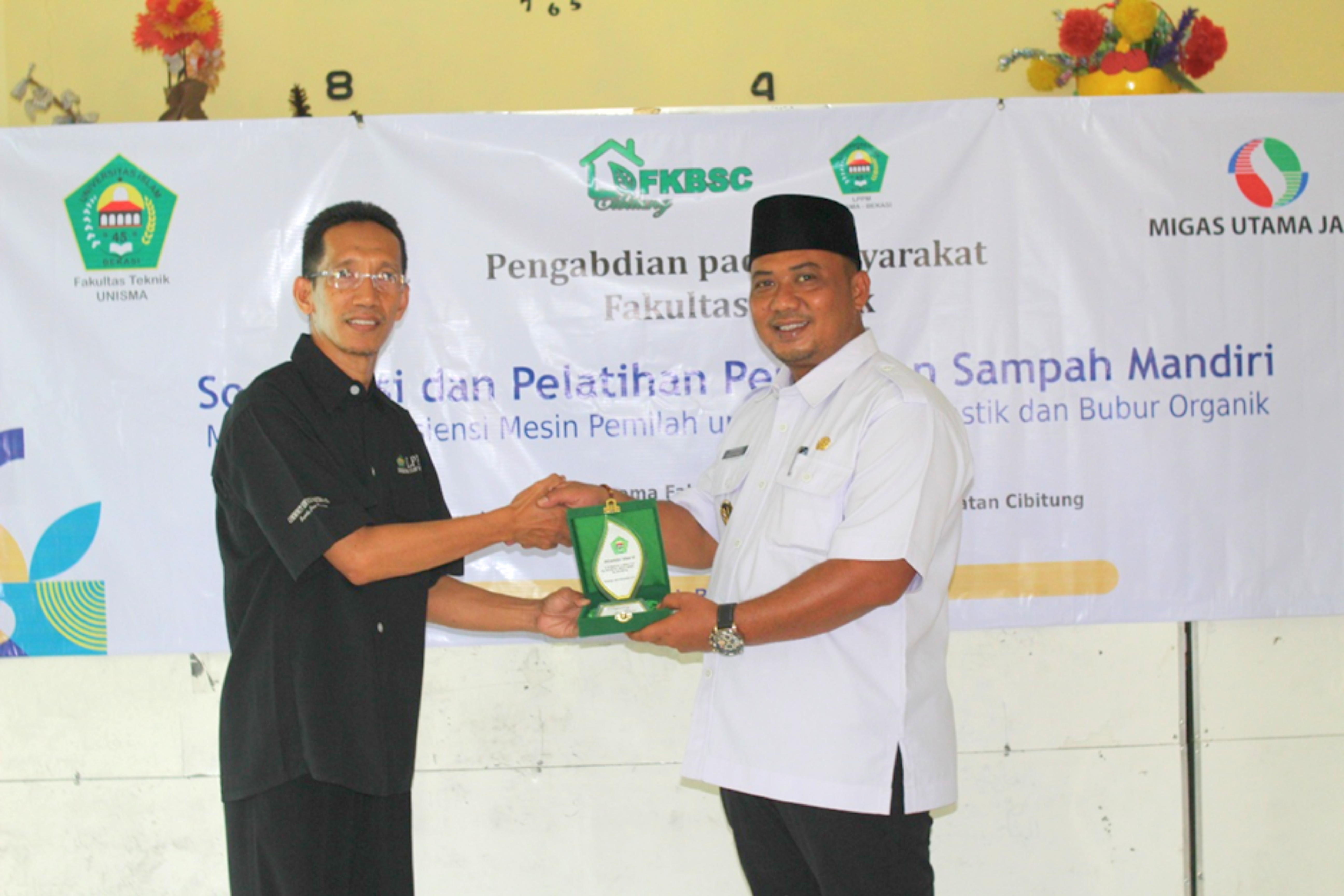 fakultas teknik ciptakan inovasi mesin pemilah sampah kertamukti 2025 universitas kampus bekasi unisma islam 45 (5)