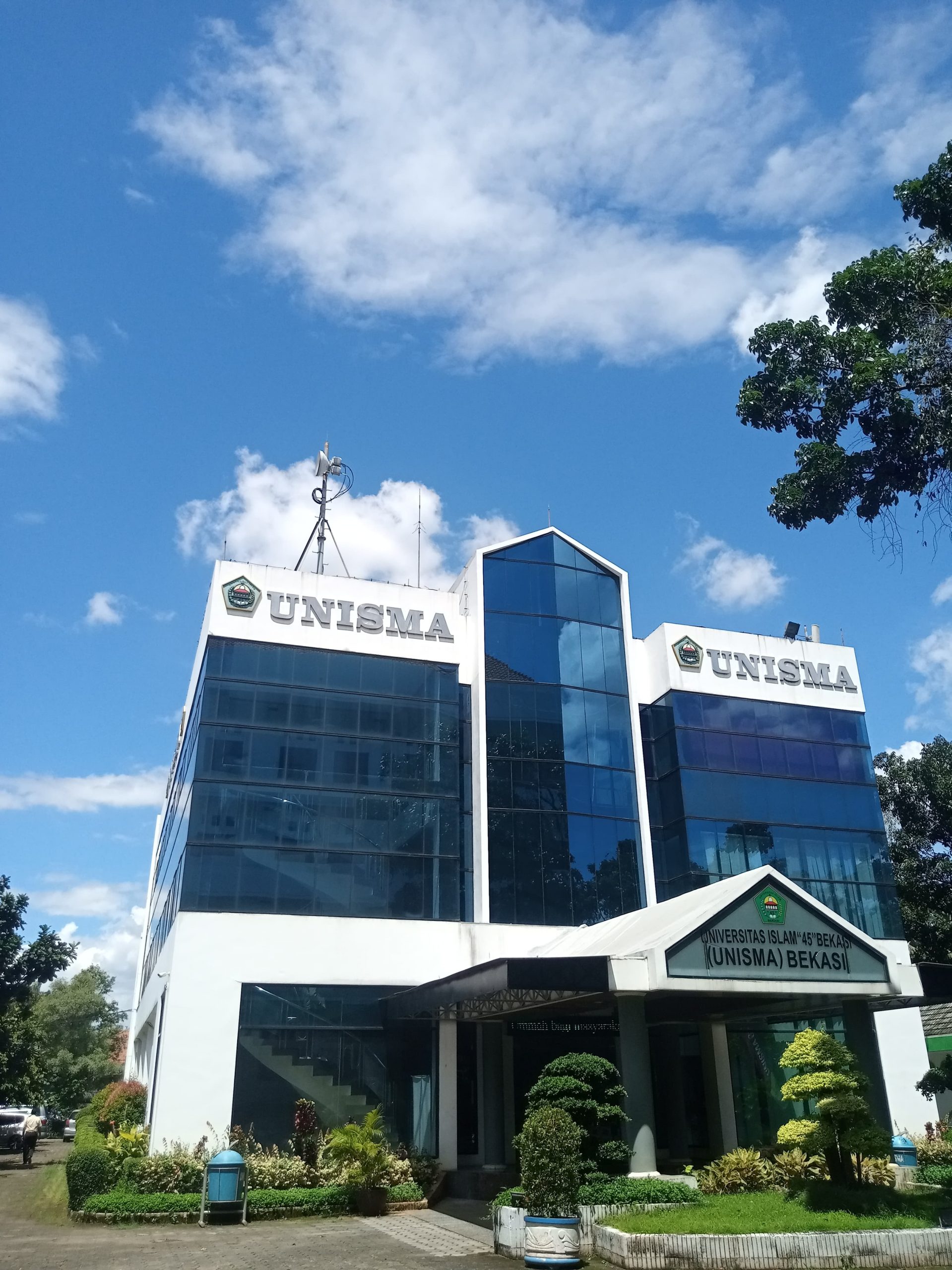 Gedung Rektorat Universitas Islam 45 UNISMA Bekasi