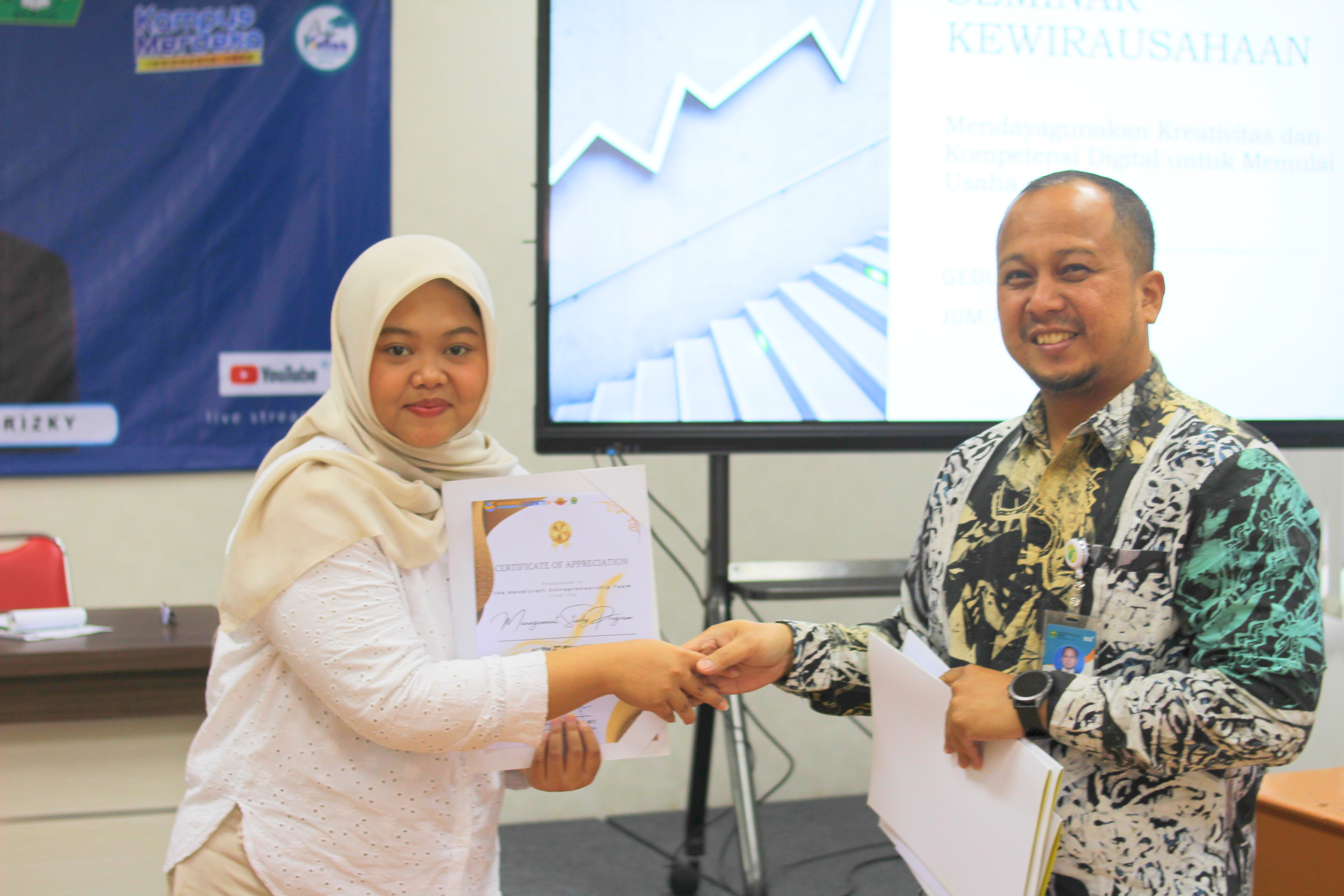 UNISMA Bekasi Gelar Seminar KWU 2025 Dorong Mahasiswa Kampus Bekasi Jadi Wirausahawan Digital (4)e2 UNISMA Bekasi Gelar Seminar KWU 2025 Dorong Mahasiswa Kampus Bekasi Jadi Wirausahawan Digital (4)e2