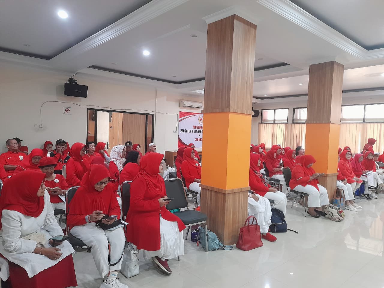 SEKOLAH LANSIA DI KOTA BEKASI MEMBAHAS CARA MENGELOLA KEUANGAN DI MASA TUA (1)