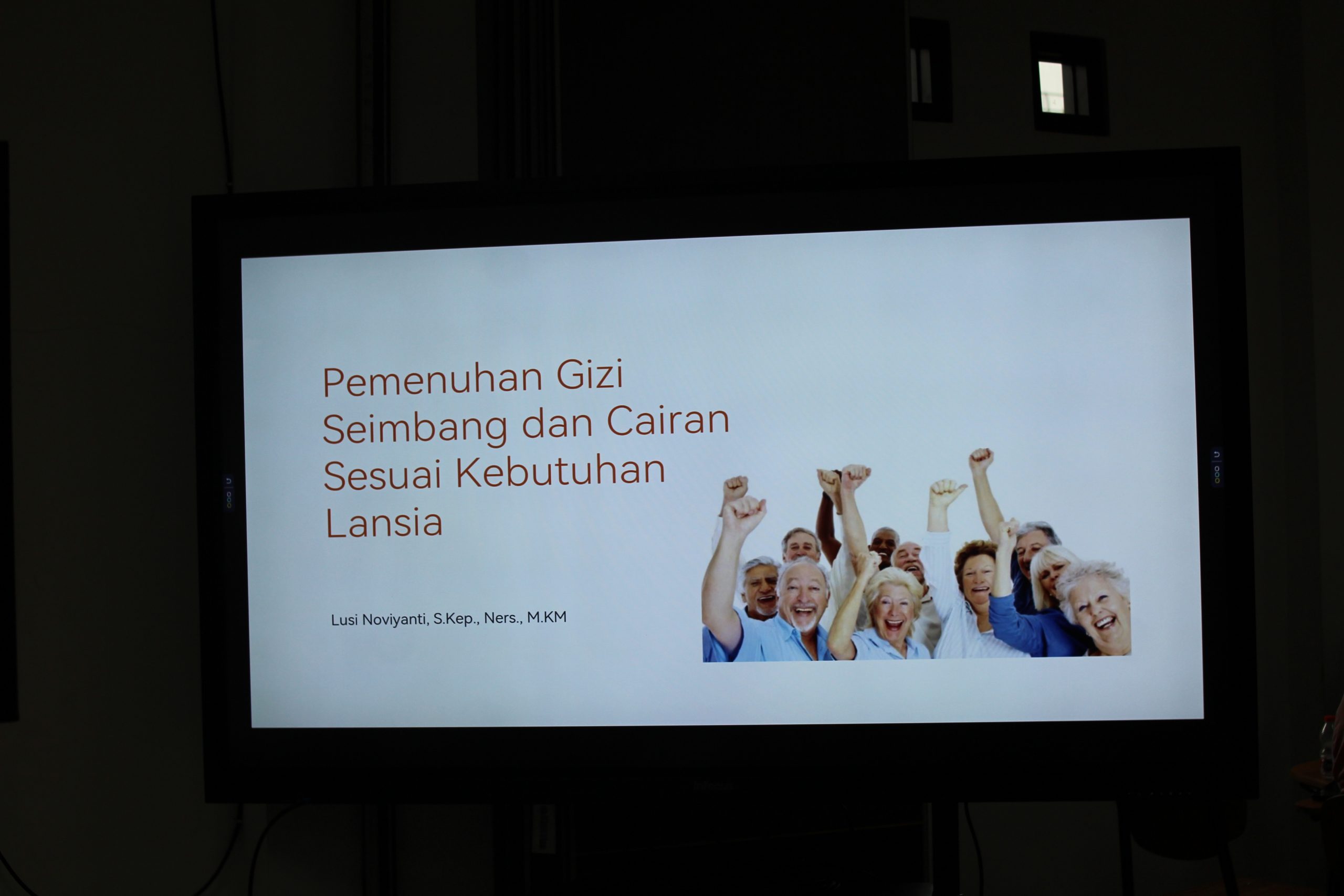 Sekolah Lansia BERSINAR Kota Bekasi bersama UPTD Pengendalian Penduduk Kec. Bekasi Selatan Gelar Edukasi Makanan Bergizi Kesehatan Lansia di kampus UNISMA Bekasi (5) Sekolah Lansia BERSINAR Kota Bekasi bersama UPTD Pengendalian Penduduk Kec. Bekasi Selatan Gelar Edukasi Makanan Bergizi Kesehatan Lansia di kampus UNISMA Bekasi (5)