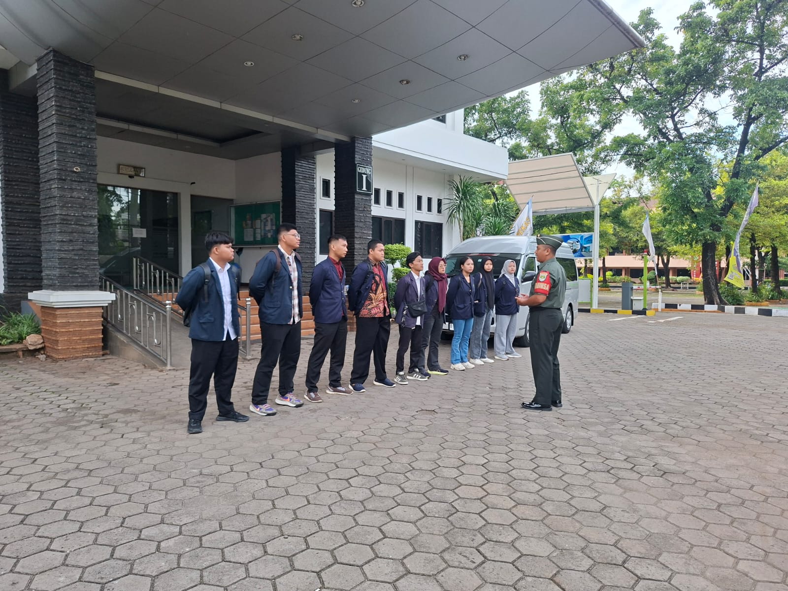 Mahasiswa UNISMA Bekasi Ikuti Giat Pembinaan Pangdam Jaya 2025 (4) Mahasiswa UNISMA Bekasi Ikuti Giat Pembinaan Pangdam Jaya 2025 (4)
