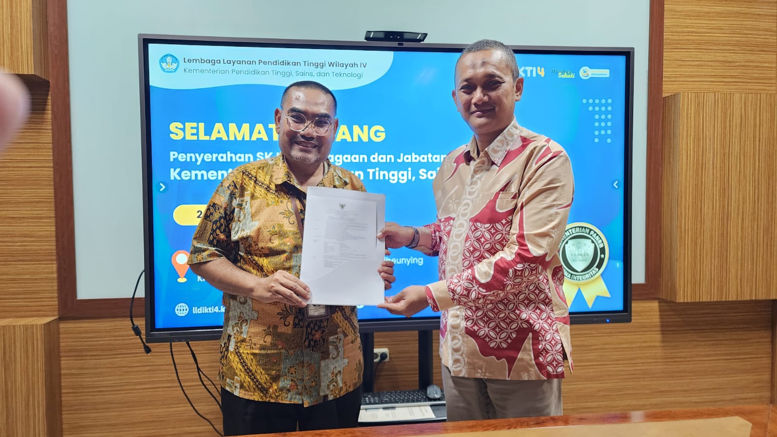 Prof. Dindin Abidin, M.Si., Universitas Islam 45 UNISMA Bekasi Universitas Muhammadiyah Indonesia